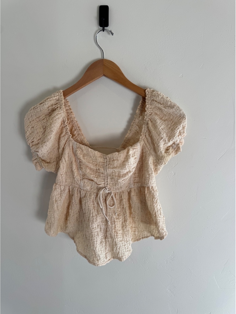 Urban Outfitters Cream Textured Puff Sleeve Babydoll Top – XS